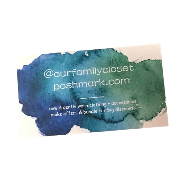 come shop @ourfamilycloset🌺